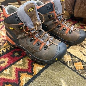 Keen Brown and Orange Outdoor Boots